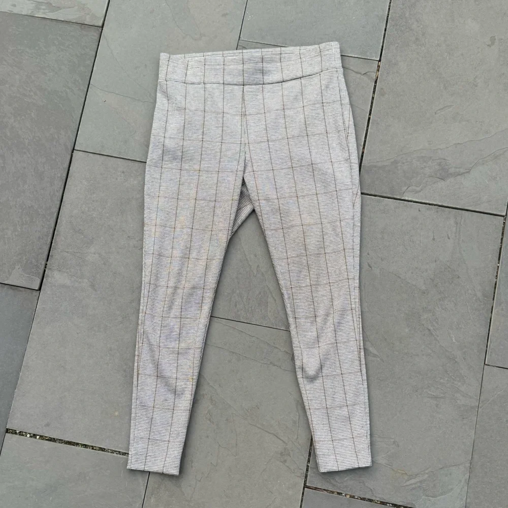 Ann Taylor Loft grey plaid petite ponte leggings Size MPetite‎